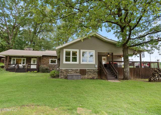 Property at 7300 W Shahkoka Dr, Olive Branch, MS 38654, 4 beds, 3 baths