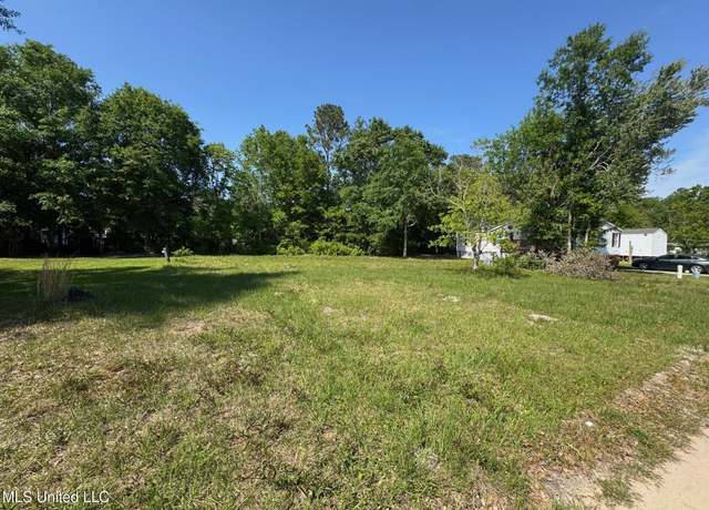 Property at 14438 Rhonda Ct, Gulfport, MS 39503