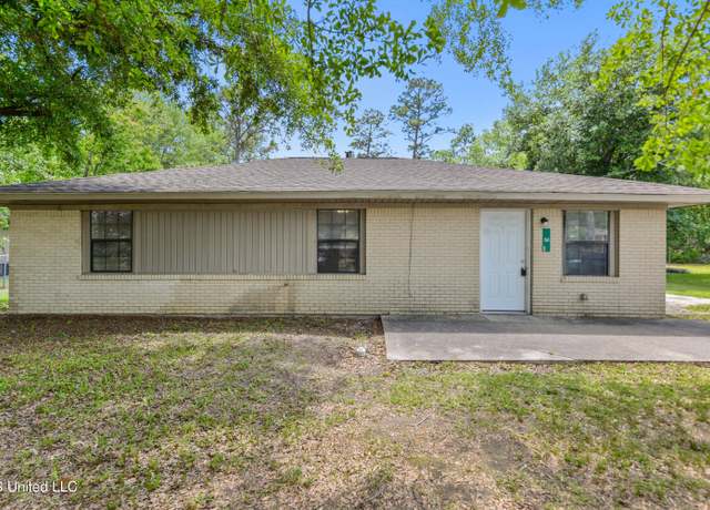 Property at 66 Holly Cir, Gulfport, MS 39501, 2 beds, 1.5 baths
