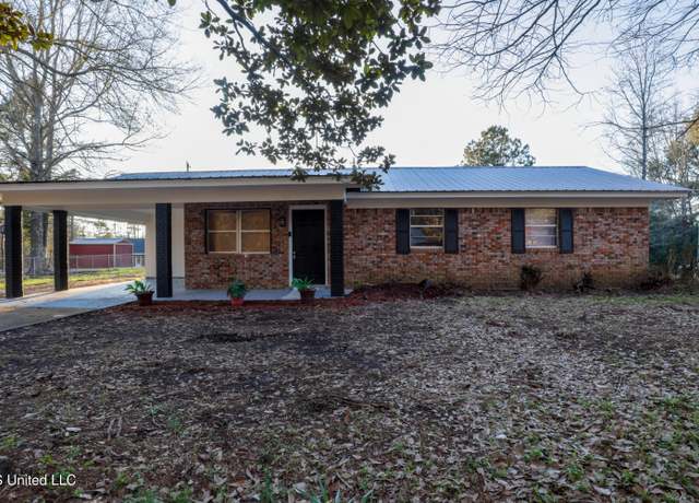 Property at 816 NE Boling St, Magee, MS 39111, 3 beds, 1 bath