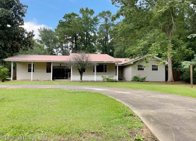 Property at 932 Saint Ann St, Gautier, MS 39553, 4 beds, 2 baths