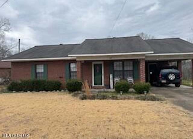 Property at 227 Van Voris St, Batesville, MS 38606, 3 beds, 2 baths