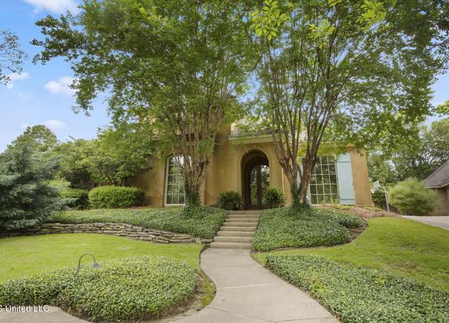 Property at 20 Winterfield Dr, Jackson, MS 39211, 5 beds, 5 baths