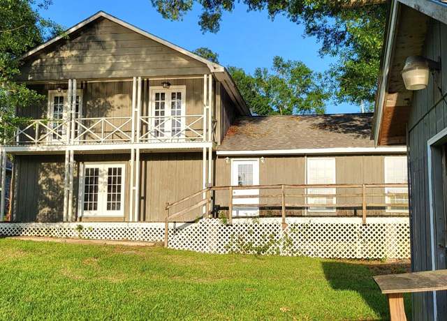 Property at 904 E Lakeshore Dr, Carriere, MS 39426, 4 beds, 3 baths