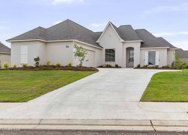 Property at 135 Hunters Way, Canton, MS 39046, 3 beds, 2.5 baths