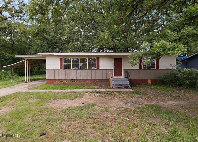 Property at 2862 Oak Forest Dr, Jackson, MS 39212, 3 beds, 2 baths
