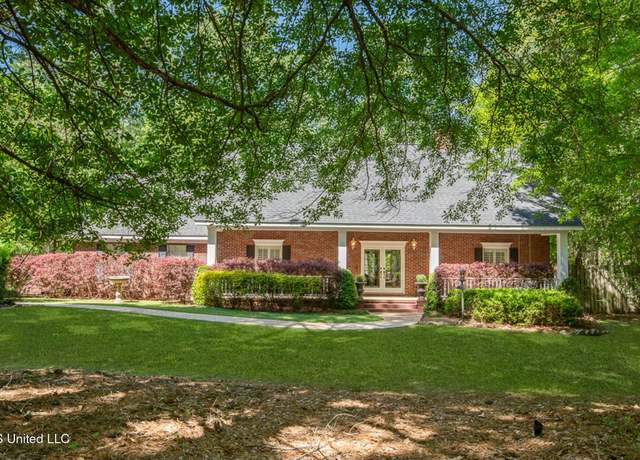 Property at 35 Troon Cir, Hattiesburg, MS 39401, 3 beds, 2.5 baths