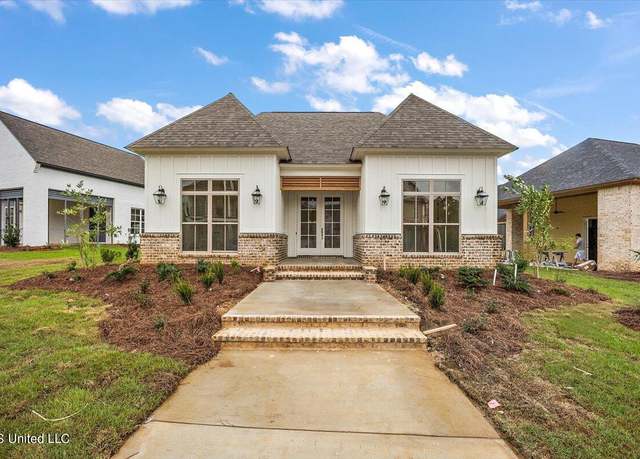 Property at 118 Water St, Madison, MS 39110, 3 beds, 3 baths