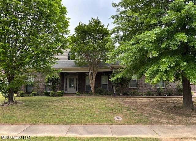 Property at 1215 S Augusta Dr, Hernando, MS 38632, 5 beds, 3 baths
