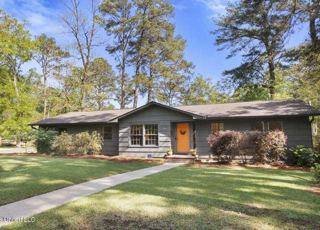 Property at 2206 E E Northside Dr Dr, Jackson, MS 39211, 3 beds, 2 baths
