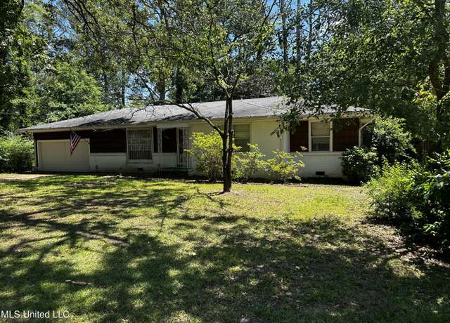 Property at 2238 Alta Woods Ter, Jackson, MS 39204, 3 beds, 2 baths
