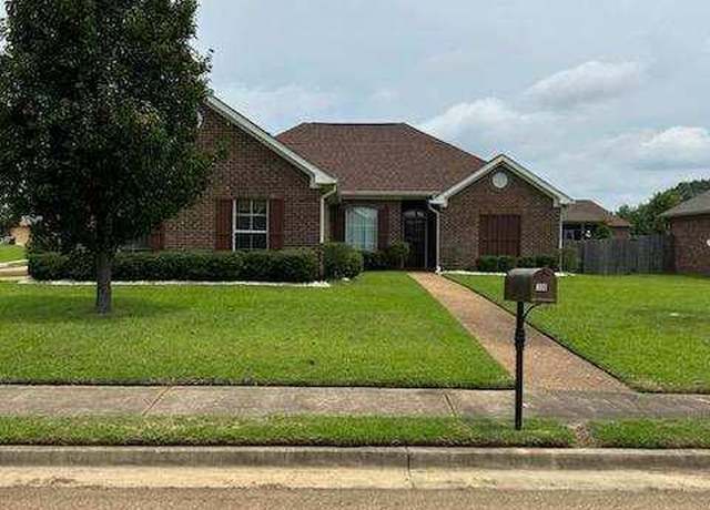Property at 106 Muirfield Pl, Madison, MS 39110, 3 beds, 2 baths