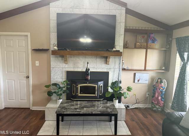 Property at 79 Cedar Ln, Natchez, MS 39120, 3 beds, 2 baths