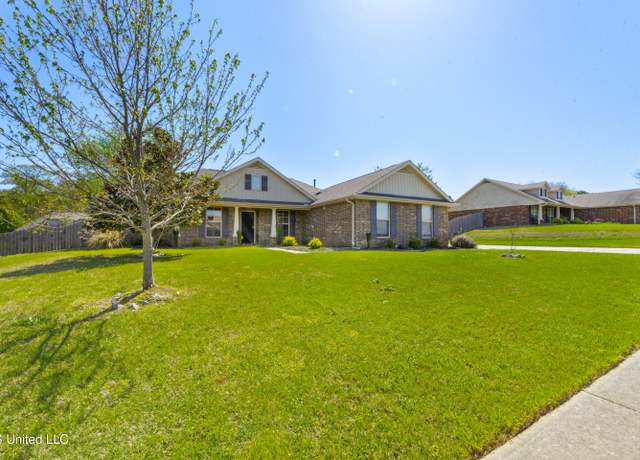 Property at 7656 E Brierfield Dr, Southaven, MS 38672, 3 beds, 2 baths