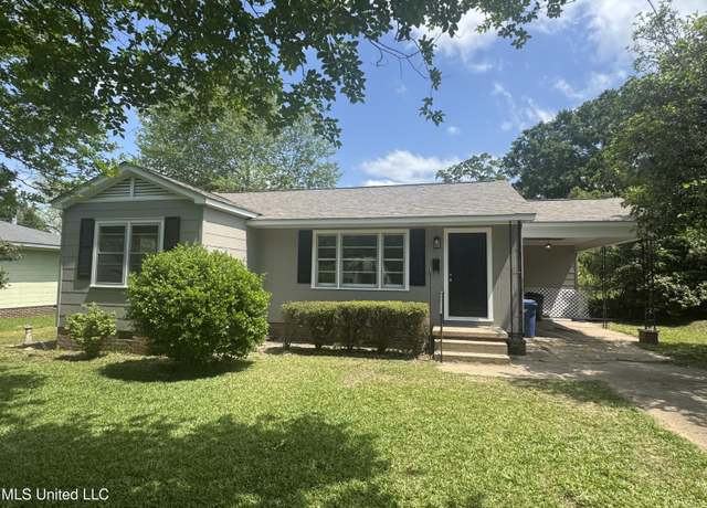 Property at 105 Laurel Ave, Natchez, MS 39120, 3 beds, 2 baths