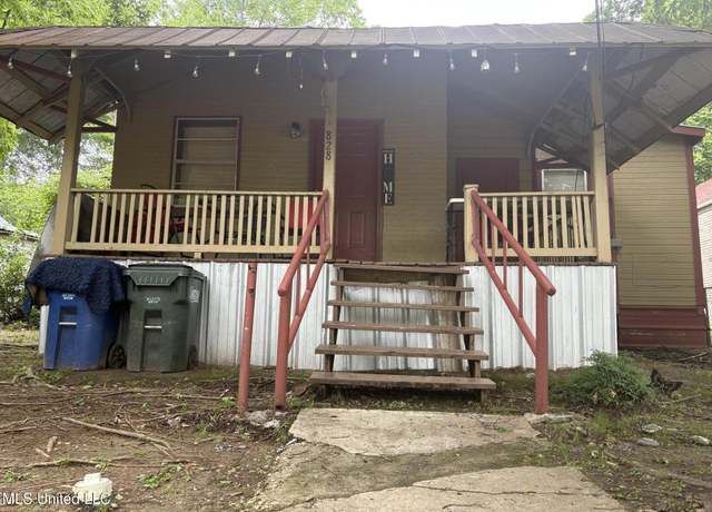 Property at 828 N Doctor Martin Luther King St, Natchez, MS 39120, 3 beds, 2 baths