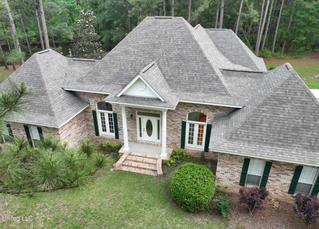 Property at 110 Frye Rd, Hattiesburg, MS 39401, 3 beds, 2 baths
