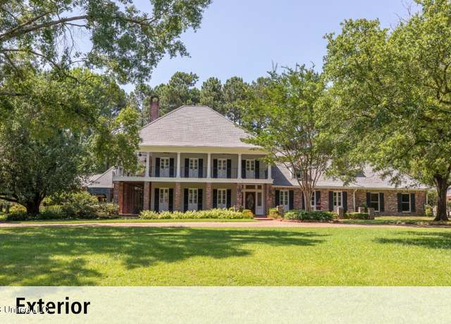 Property at 15 Twelve Oaks Pl, Madison, MS 39110, 4 beds, 5 baths