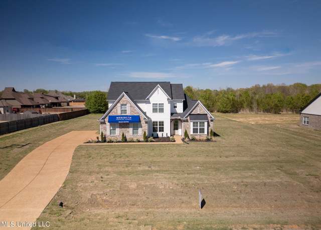 Property at 5290 Douglas Dr, Olive Branch, MS 38654, 5 beds, 3 baths
