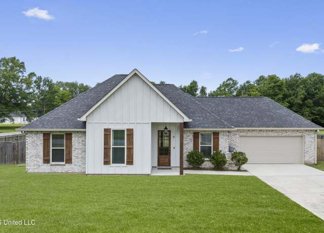 Property at 5 Apache Dr, Picayune, MS 39466, 3 beds, 2 baths