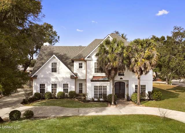 Property at 2026 Bent Oaks Blvd, Biloxi, MS 39531, 5 beds, 3.5 baths