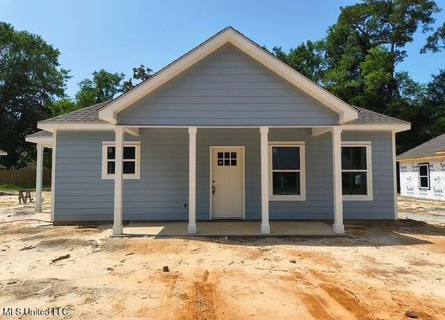 Property at 3121 Seahorse Rd, Gautier, MS 39553, 3 beds, 2 baths