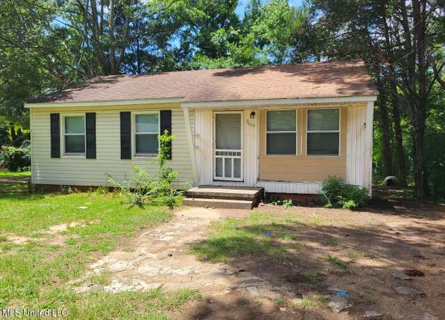 Property at 2609 Brookwood Dr, Jackson, MS 39212, 3 beds, 1 bath