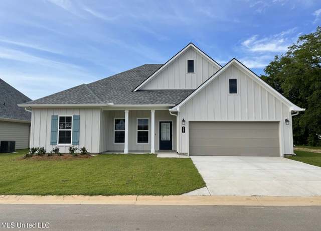 Property at 152 Le Moyne St, Bay Saint Louis, MS 39520, 4 beds, 2 baths