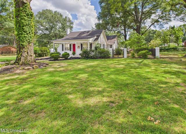Property at 219 Mckie St, Senatobia, MS 38668, 3 beds, 2 baths