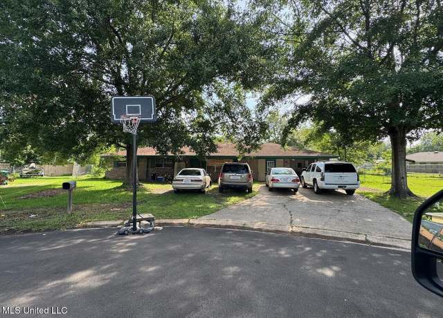 Property at 2539 Nancy Ln, Gulfport, MS 39503, 4 beds, 2 baths