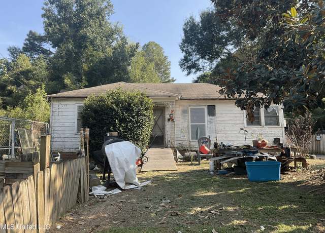 Property at 4241 Richmond Cir, Jackson, MS 39209, 3 beds, 1 bath