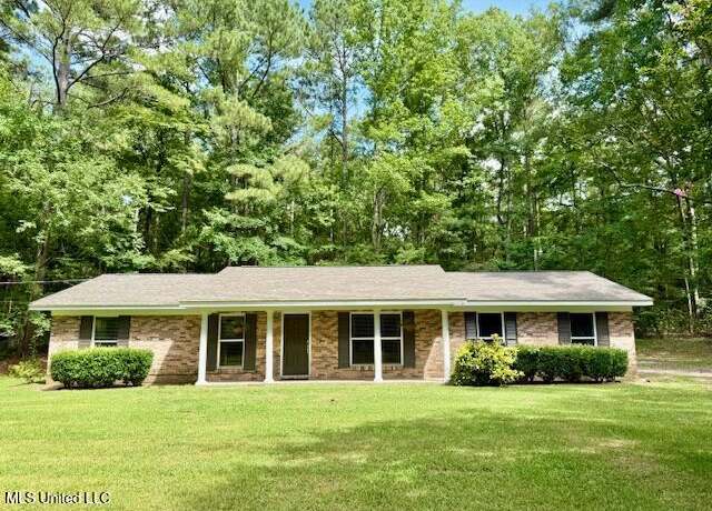 Property at 1066 Trickhambridge Rd, Brandon, MS 39042, 3 beds, 2 baths