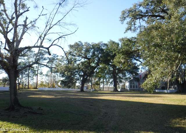 Property at 25 Devils Elbow, Diamondhead, MS 39525