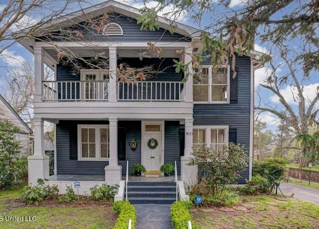 Property at 1100 Main St, Natchez, MS 39120, 4 beds, 2.5 baths