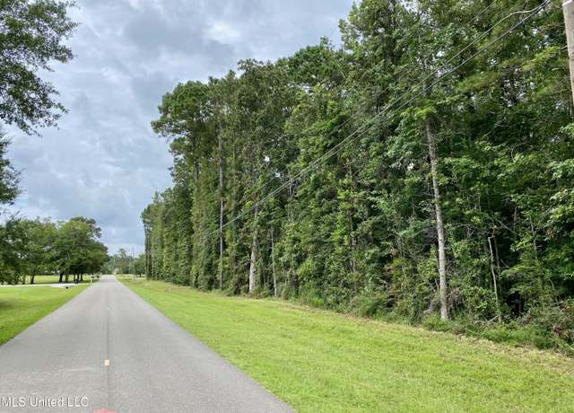 Property at 20 Timeberlane Dr, Picayune, MS 39466