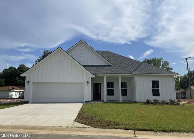 Property at 141 Le Moyne St, Bay Saint Louis, MS 39520, 4 beds, 2 baths