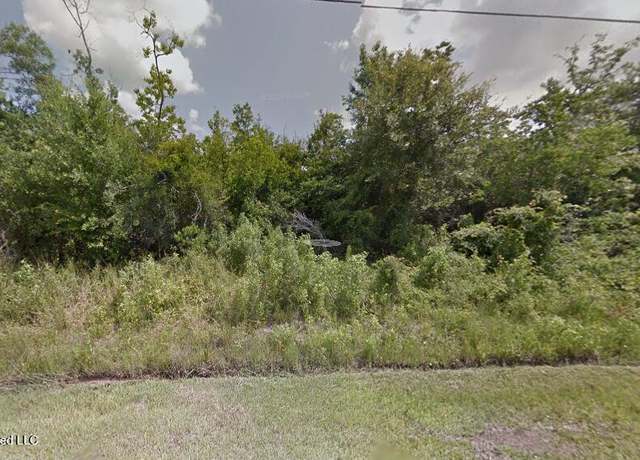 Property at 01 Beverly St, Bay Saint Louis, MS 39520