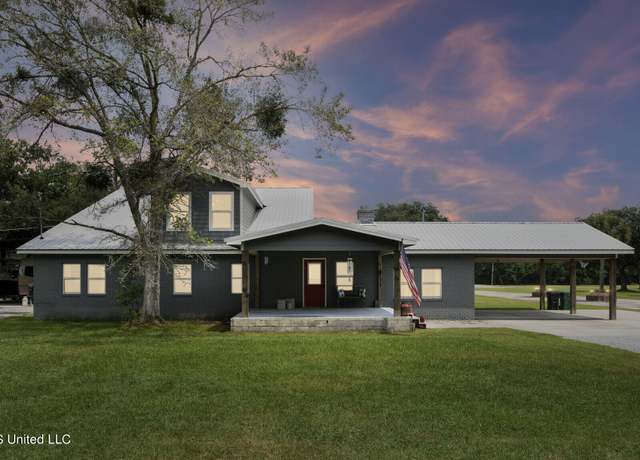 Property at 1980 Washington St, Bay Saint Louis, MS 39520, 4 beds, 3 baths