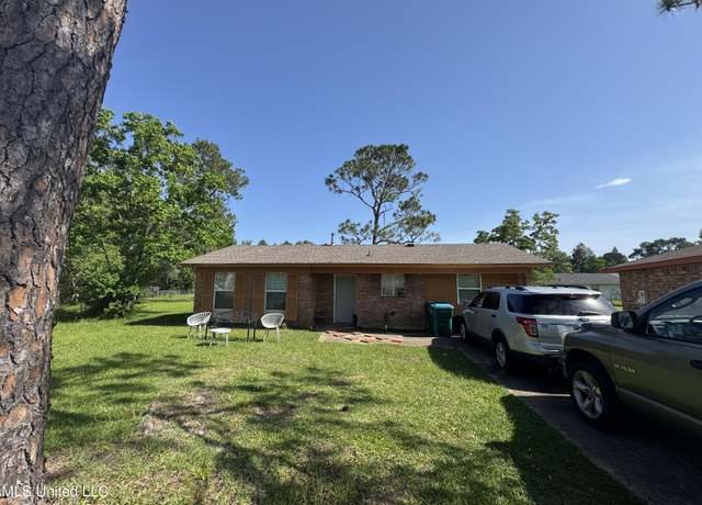 Property at 2730 E Angela Cir, Gulfport, MS 39503, 3 beds, 2 baths