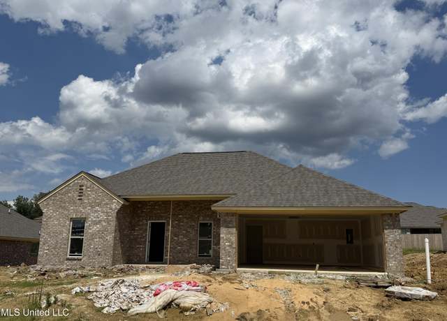 Property at 106 Madisonville Dr, Canton, MS 39046, 3 beds, 2 baths