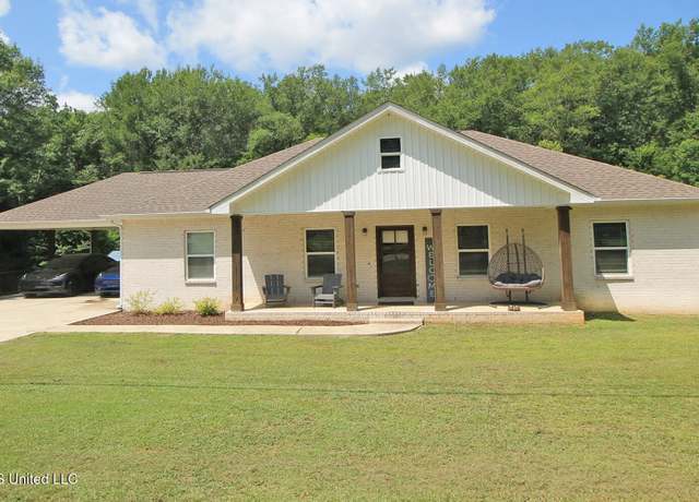 Property at 2720 Dogwood Ln, Moss Point, MS 39562, 3 beds, 2 baths