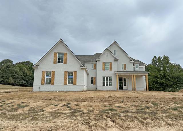 Property at 160 Cedar Crest Cv, Byhalia, MS 38611, 5 beds, 3 baths