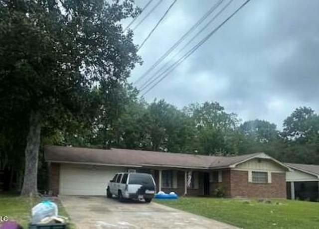Property at 1218 Springdale Dr, Jackson, MS 39211, 3 beds, 2 baths