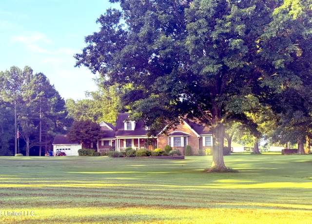 Property at 11595 Green Pine Dr, Olive Branch, MS 38654, 3 beds, 2.5 baths