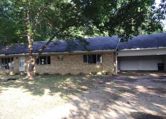 Property at 17576 Okahoma St, Coffeeville, MS 38922, 3 beds, 2 baths