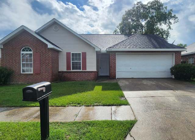Property at 14427 Williamsburg Dr, Gulfport, MS 39503, 3 beds, 2 baths