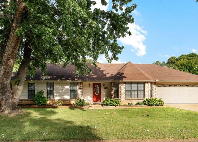 Property at 8156 Autumn Woods Dr, Southaven, MS 38671, 3 beds, 2 baths