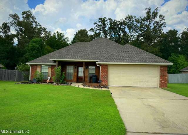 Property at 525 Oak Park Cir, Pearl, MS 39208, 3 beds, 2 baths
