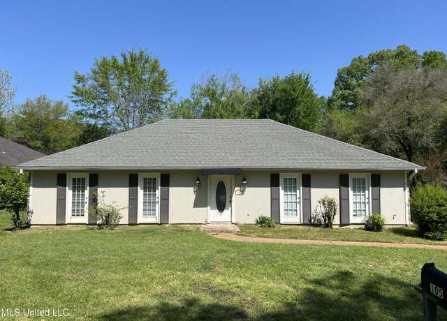Property at 105 Honeysuckle Ln, Ridgeland, MS 39157, 3 beds, 2 baths