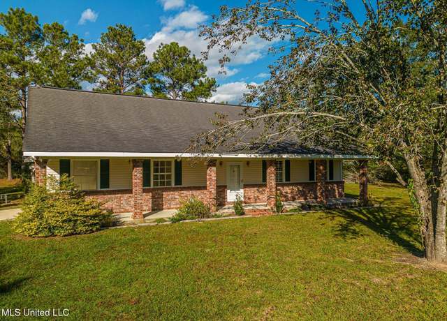 Property at 8044 Firetower Rd, Kiln, MS 39556, 3 beds, 2 baths